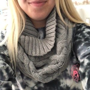 Calvin Klein chunky scarf